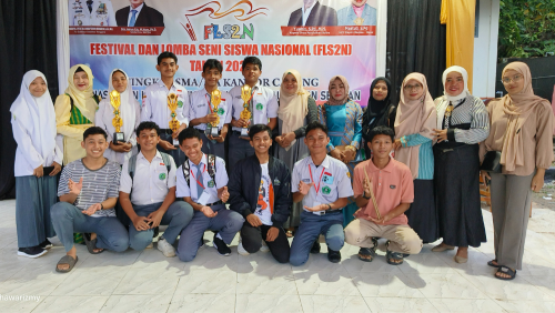 Meraih Empat Juara, Siswa MAN 1 Baubau Wakili Vokal Solo Putra dan Gitar Solo FLS2N ke Tk. Prov. Sultra