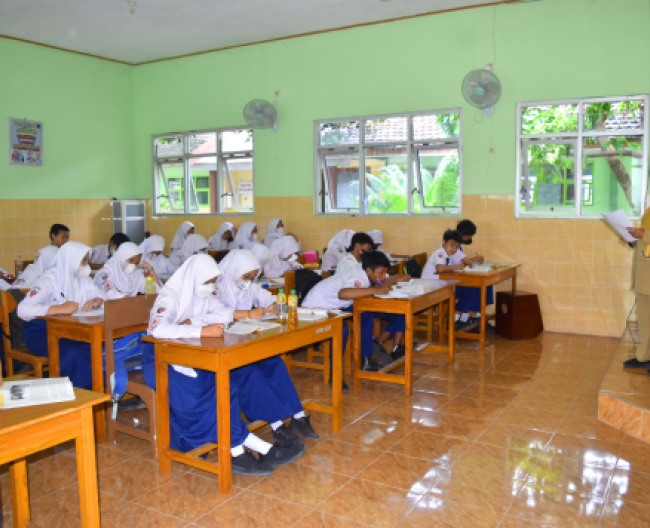 https://www.man1baubau.sch.id/upload/picture/54875341belajarmengajar.png