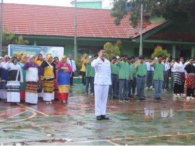 Peringati HARDIKNAS ke-77; Pakaian Adat Tradisional Warnai U