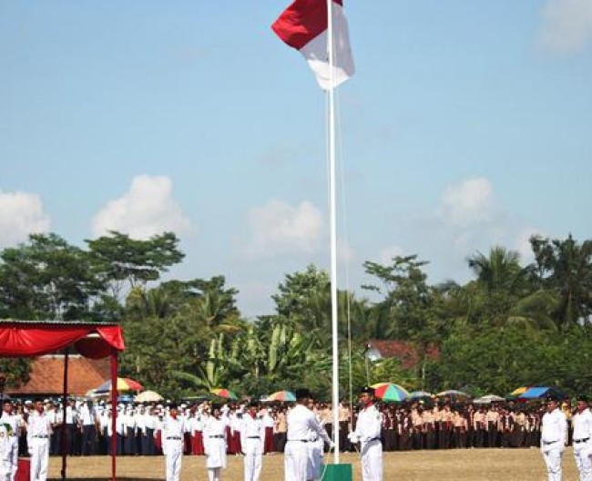 /galeri/galeri_kategori/2/kegiatan-upacara-bendera